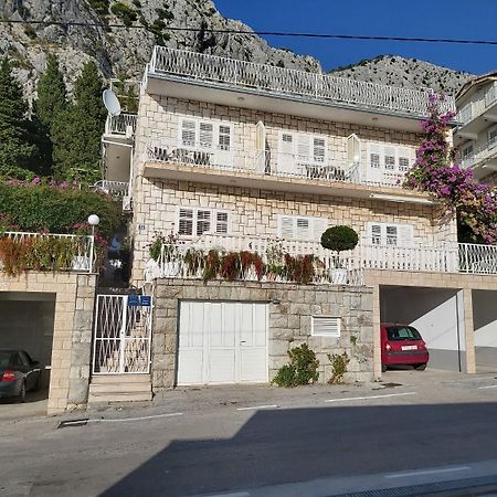Apartments Ivan - With Parking Omiš Exterior foto