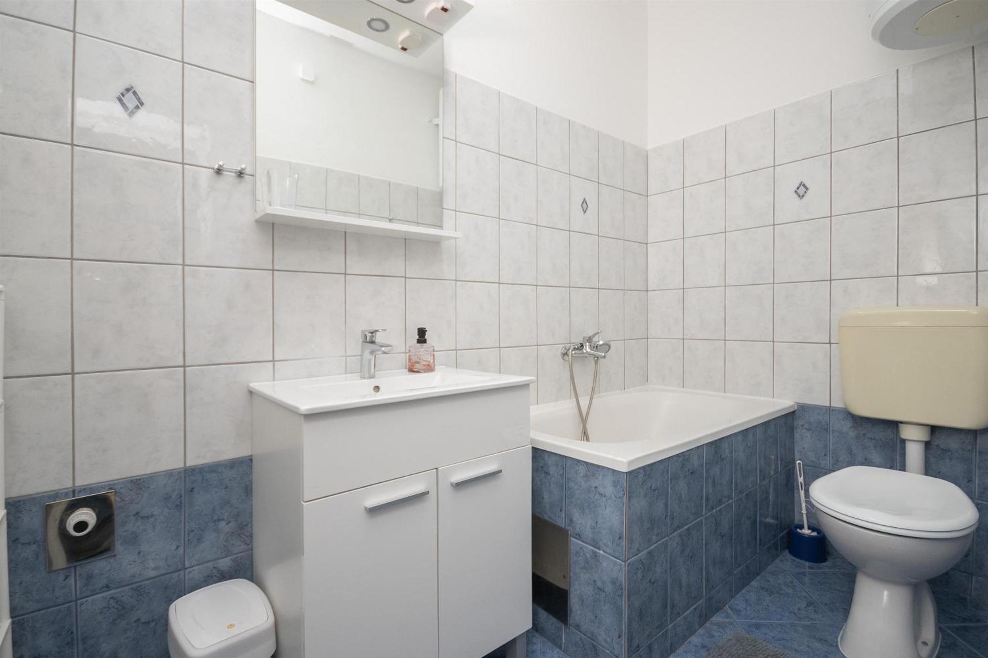 Apartments Ivan - With Parking Omiš Exterior foto