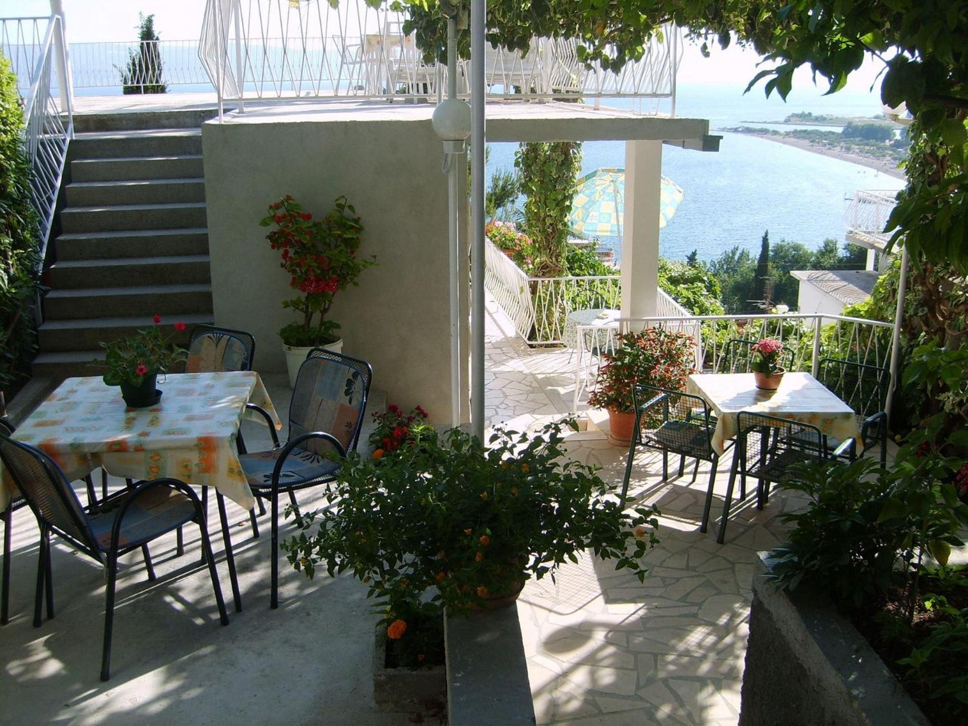 Apartments Ivan - With Parking Omiš Exterior foto