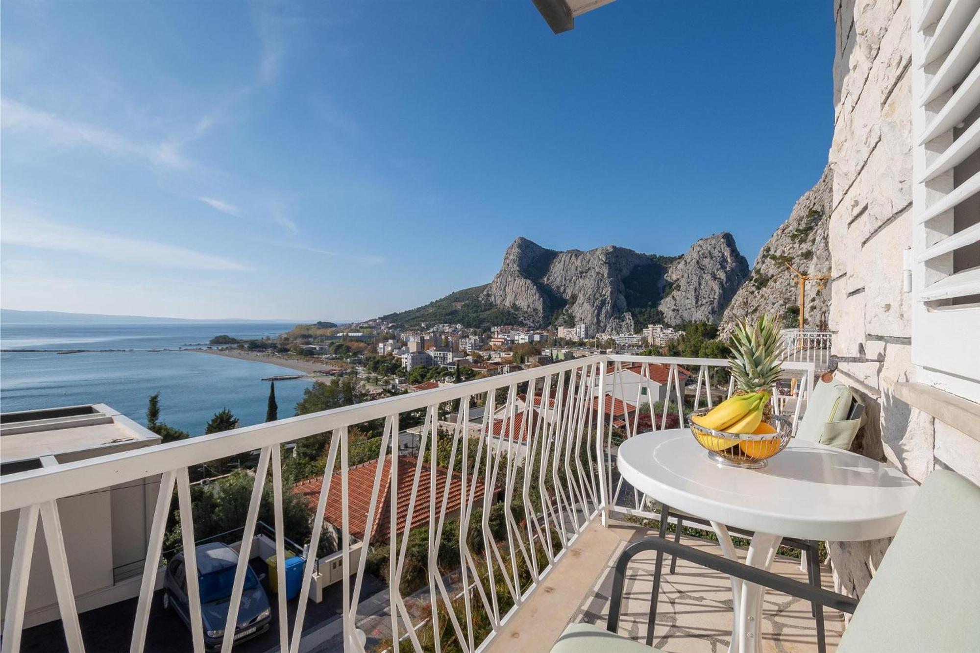 Apartments Ivan - With Parking Omiš Exterior foto